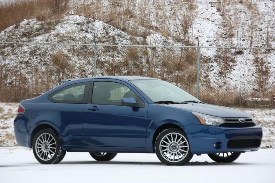  Ford Focus SES Coupe 2009 года  (фото 38 из 39)
